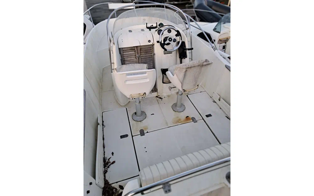 slider 11 Beneteau Flyer 650 Open