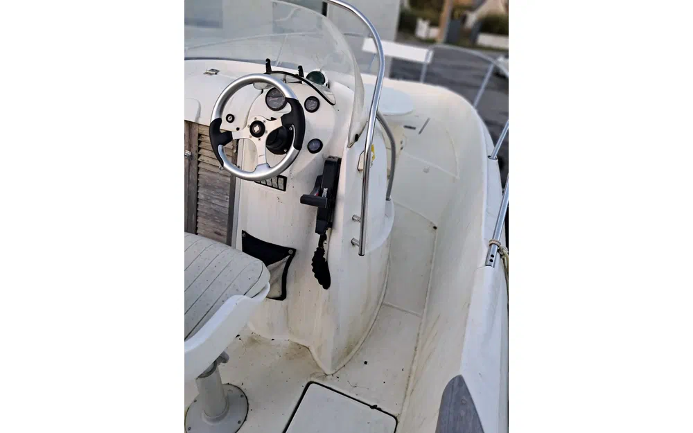 slider 14 Beneteau Flyer 650 Open