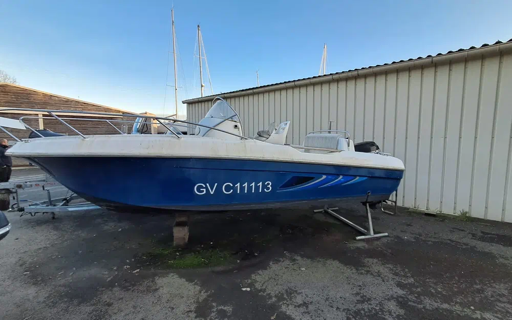 slider 0 Beneteau Flyer 650 Open