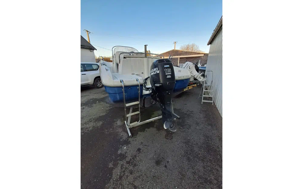 slider 1 Beneteau Flyer 650 Open