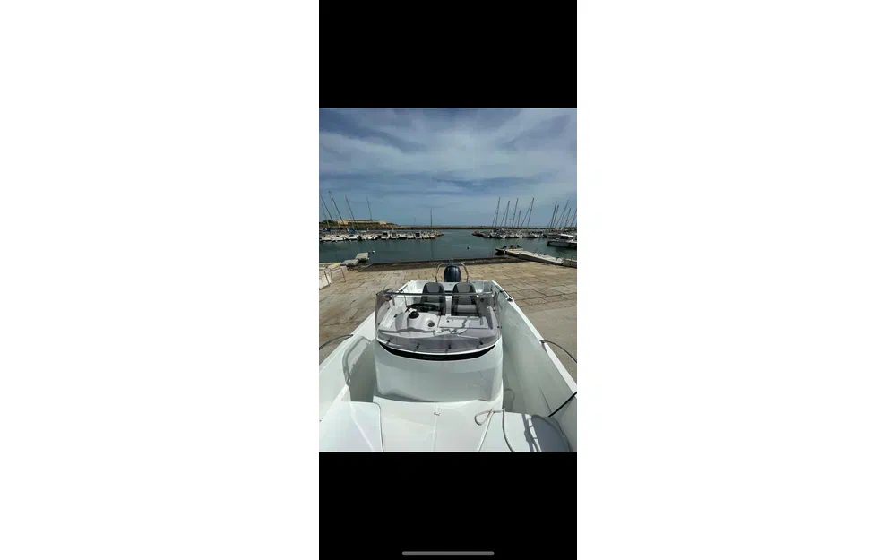 slider 1 Jeanneau Cap Camarat 5.5 CC