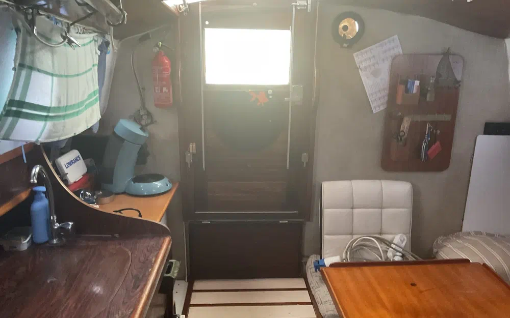 slider 13 Kirie Fifty 24