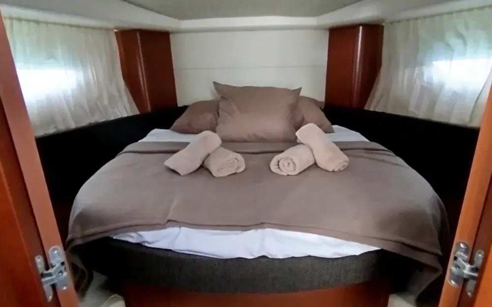 slider 13 Jeanneau Prestige 350 Fly