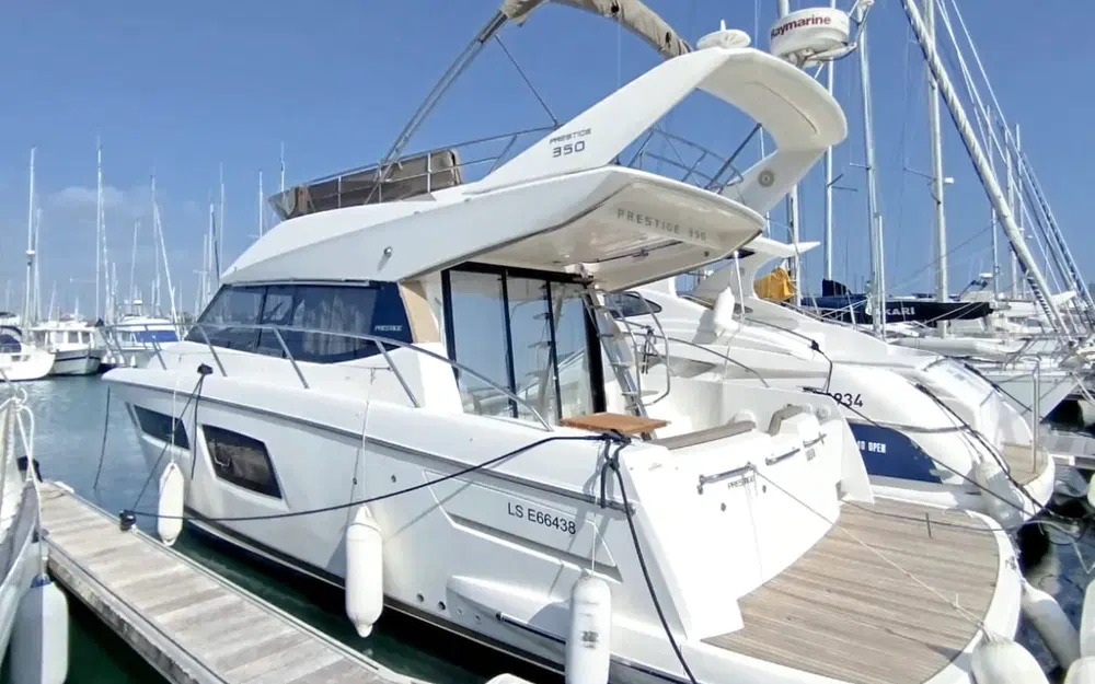 slider 0 Jeanneau Prestige 350 Fly