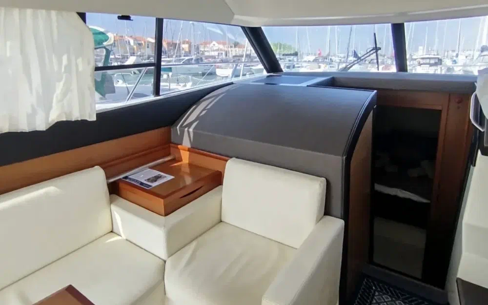 slider 22 Jeanneau Prestige 350 Fly