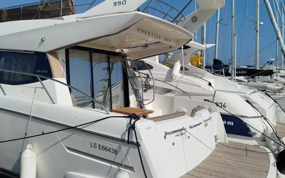 slider 5 Jeanneau Prestige 350 Fly