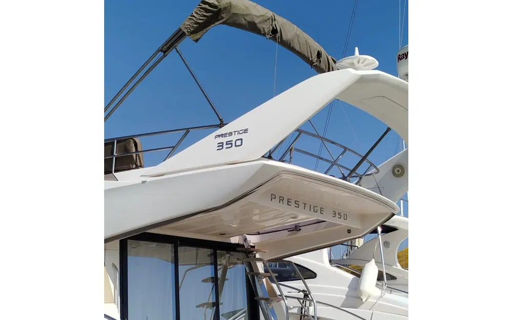 slider 19 Jeanneau Prestige 350 Fly