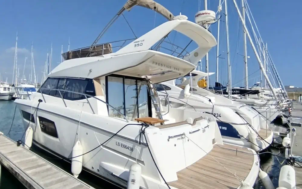 slider 6 Jeanneau Prestige 350 Fly