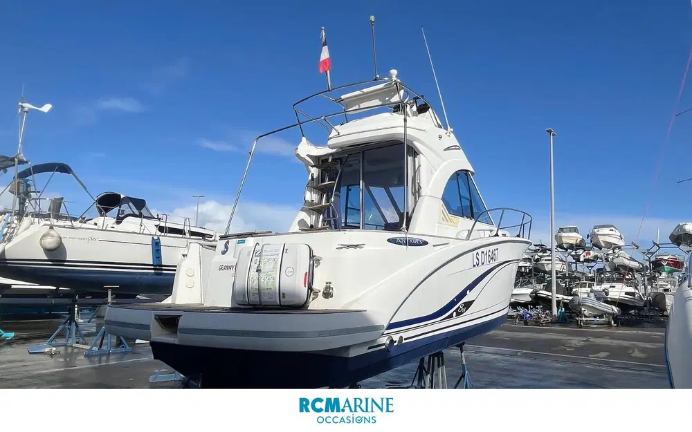 slider 1 Beneteau Antares 8.80 Antares 8.8