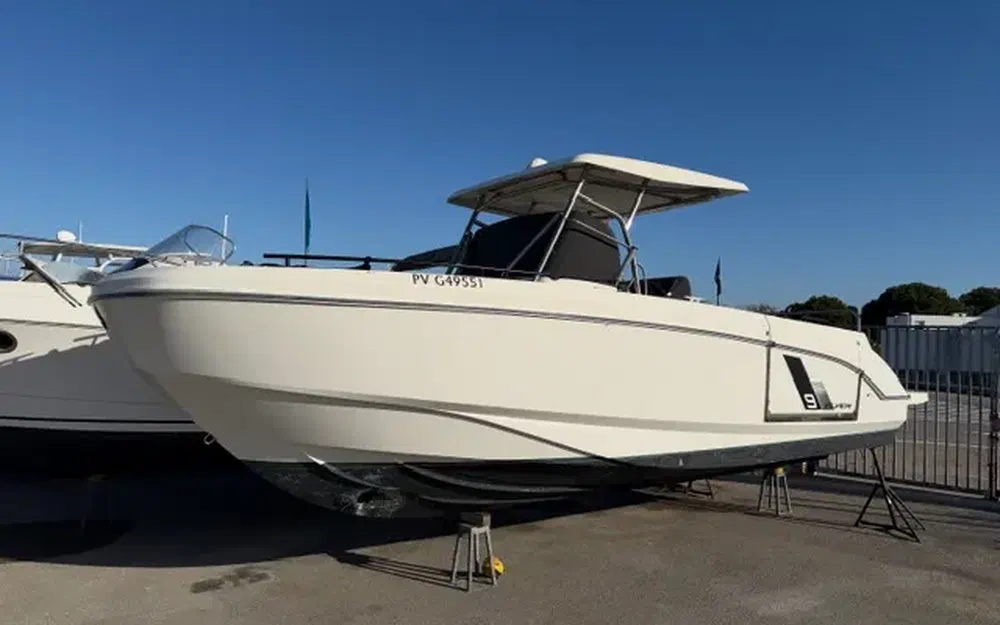 slider 0 Beneteau Flyer 9 Spacedeck