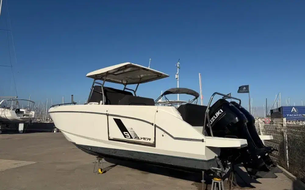 slider 1 Beneteau Flyer 9 Spacedeck