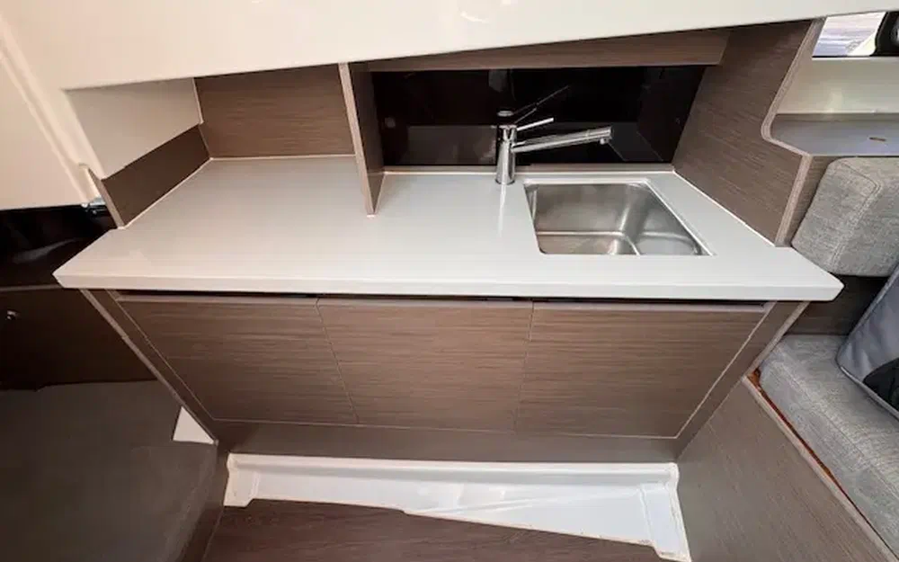 slider 4 Beneteau Flyer 9 Sundeck