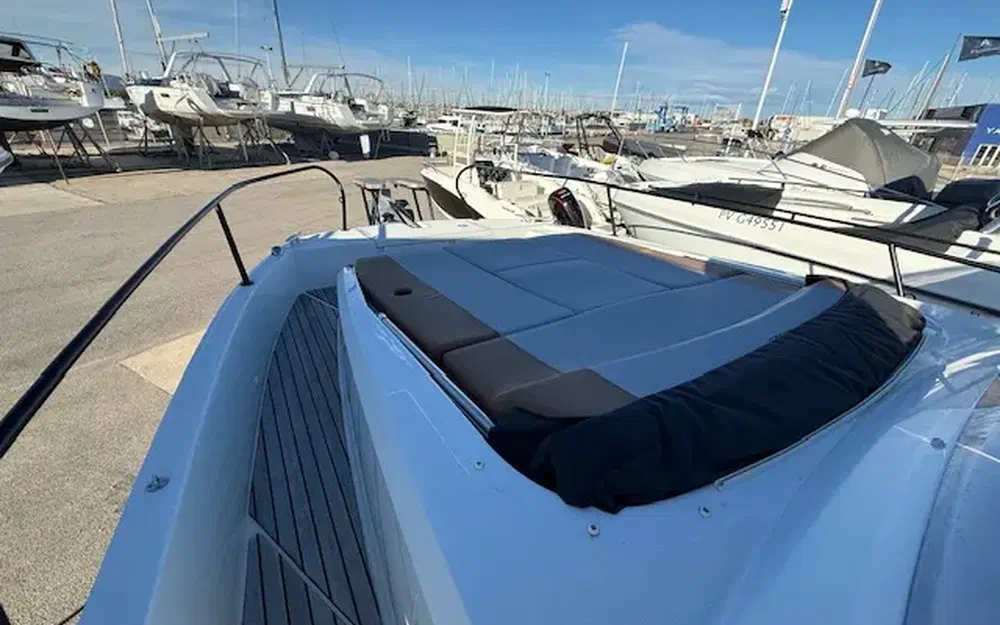 slider 8 Beneteau Flyer 9 Sundeck