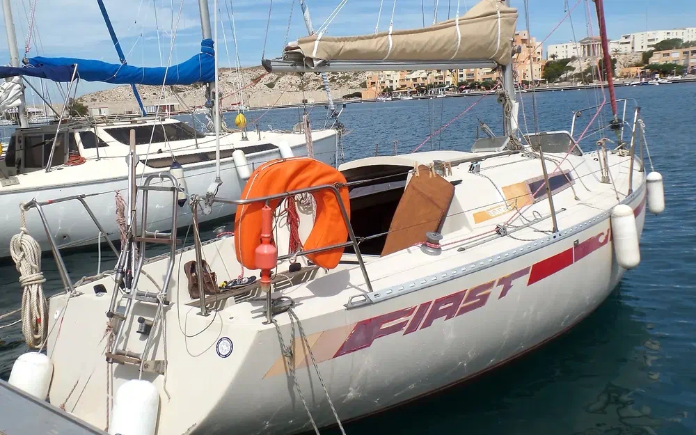 slider 1 Beneteau First 28