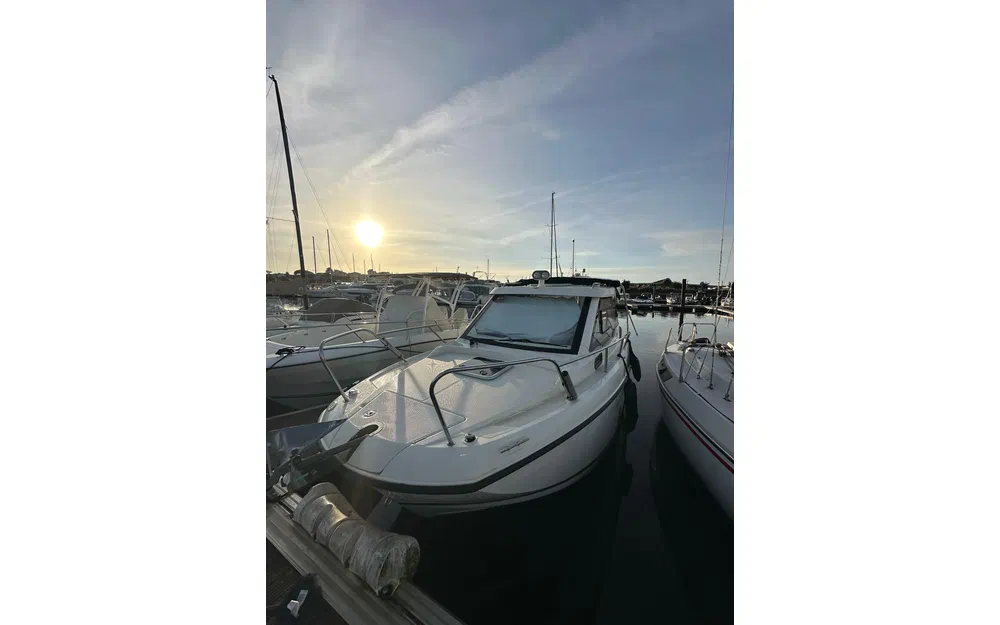 slider 9 Quicksilver Activ 675 Week-End