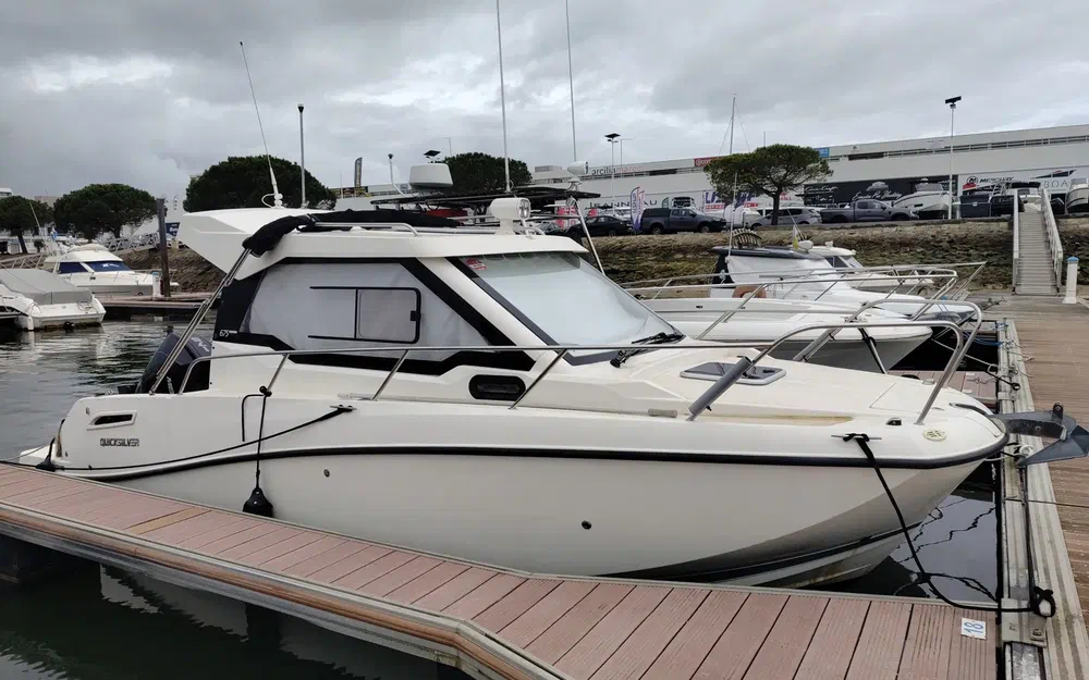 slider 1 Quicksilver Activ 675 Week-End