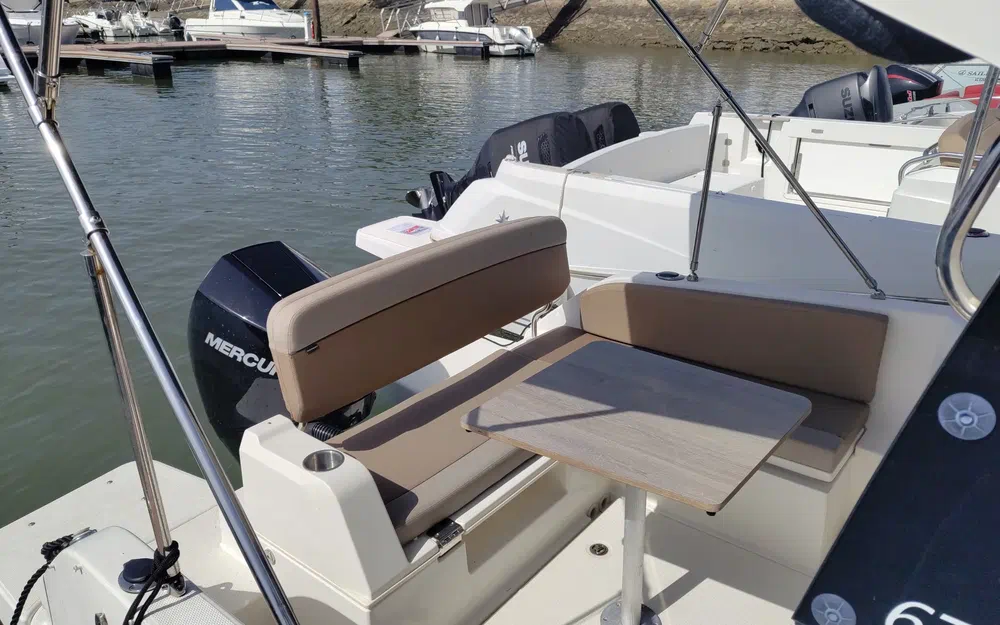 slider 4 Quicksilver Activ 675 Week-End