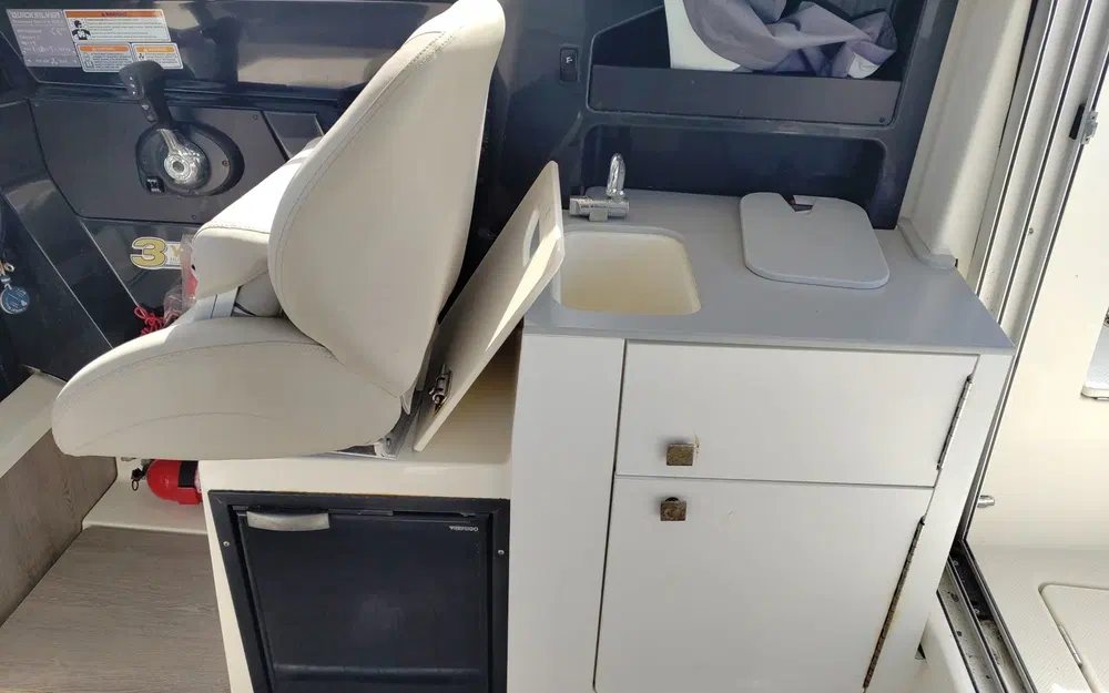 slider 6 Quicksilver Activ 675 Week-End