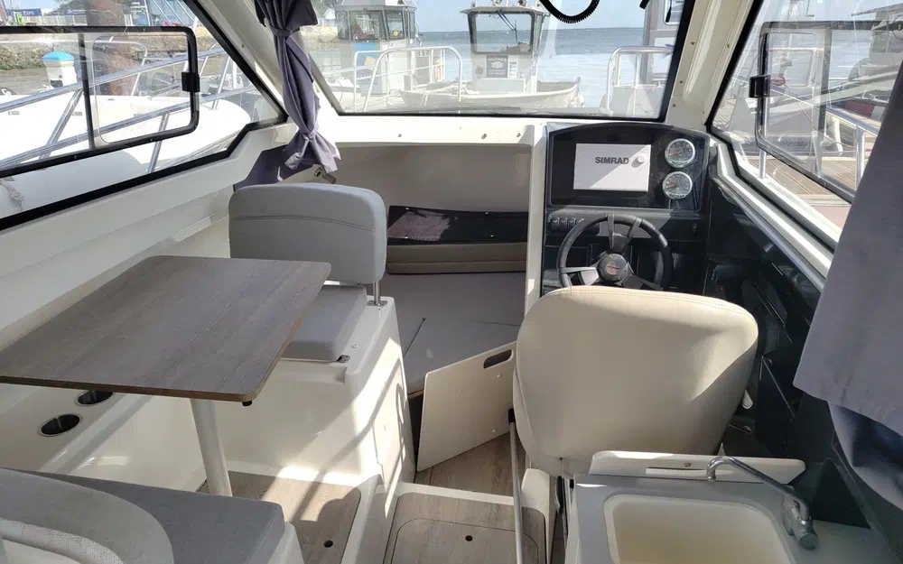 slider 10 Quicksilver Activ 675 Week-End