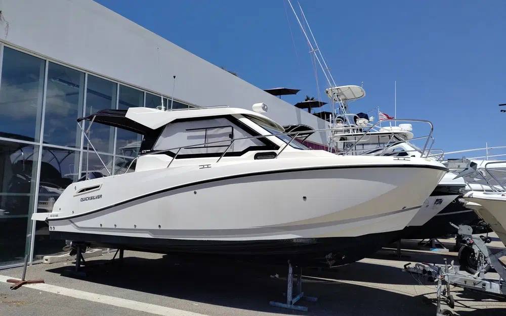 slider 1 Quicksilver Activ 675 Week-End