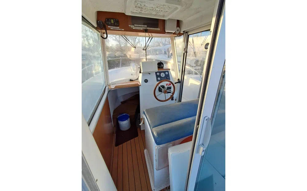 slider 10 Beneteau Antares 700 Peche