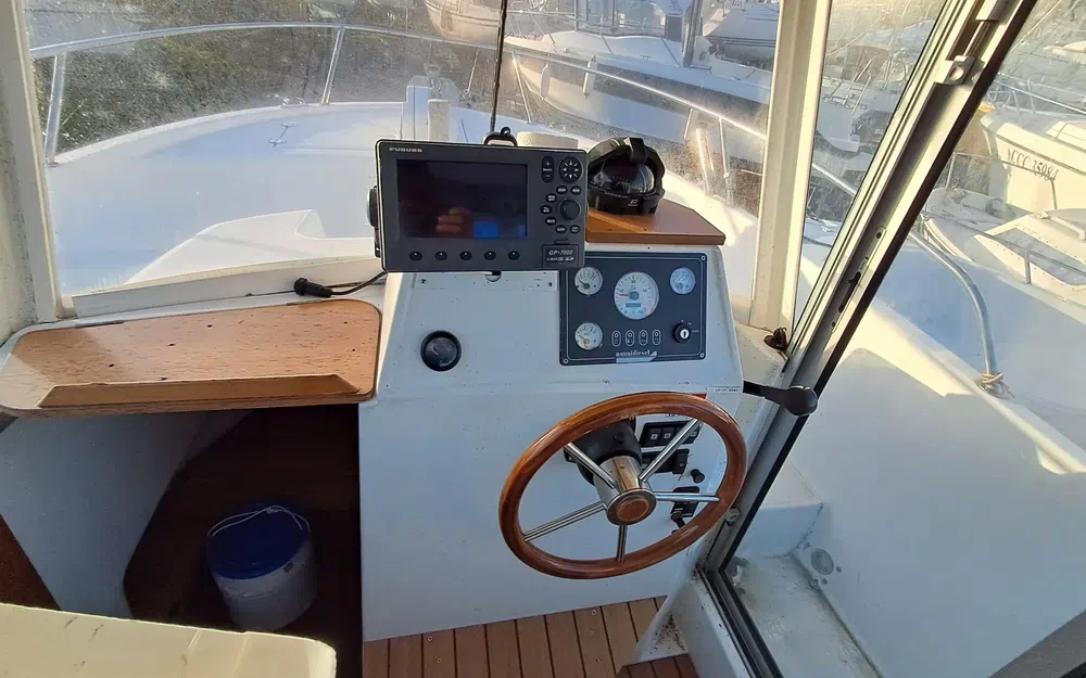 slider 11 Beneteau Antares 700 Peche