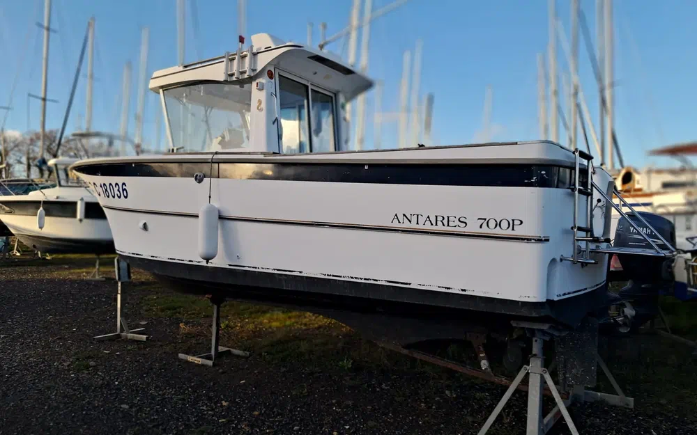 slider 0 Beneteau Antares 700 Peche