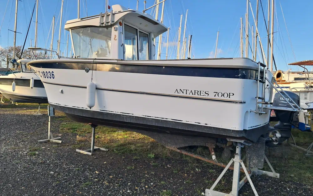 slider 4 Beneteau Antares 700 Peche