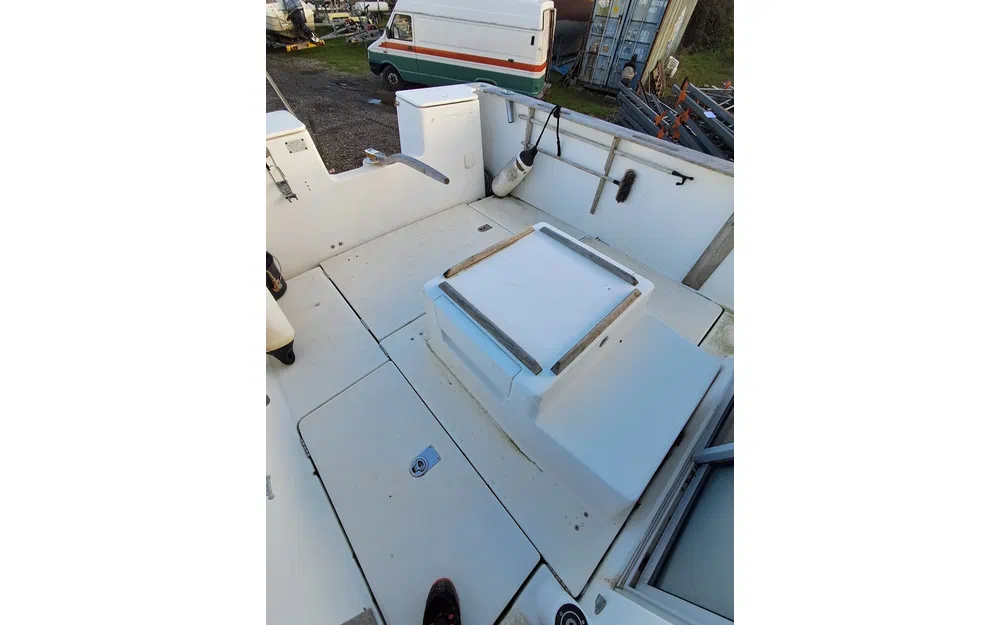 slider 8 Beneteau Antares 700 Peche