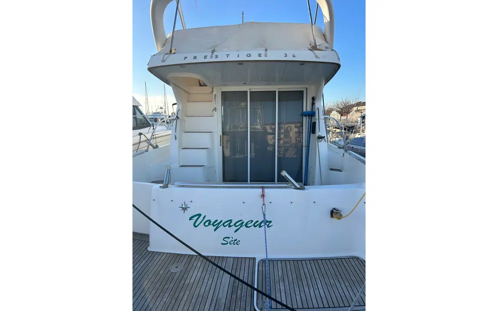 slider 3 Jeanneau Prestige 32 Fly