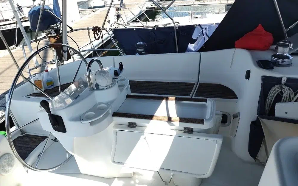 slider 18 Beneteau Oceanis 411 Celebration Performance