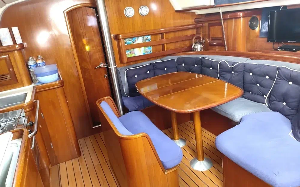 slider 26 Beneteau Oceanis 411 Celebration Performance