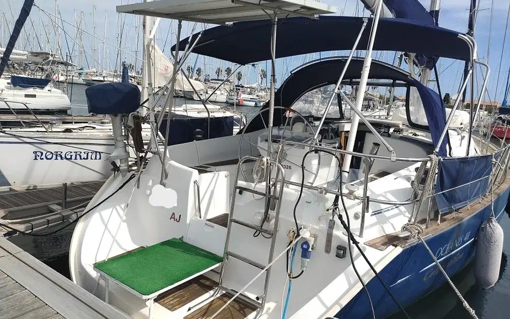 slider 1 Beneteau Oceanis 411 Celebration Performance