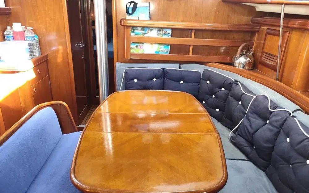 slider 29 Beneteau Oceanis 411 Celebration Performance