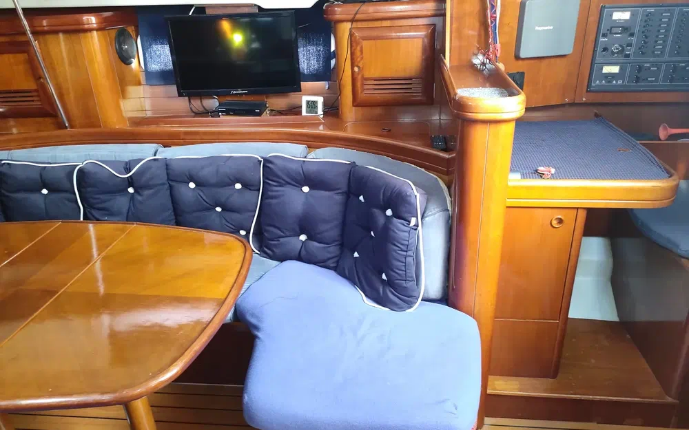 slider 31 Beneteau Oceanis 411 Celebration Performance