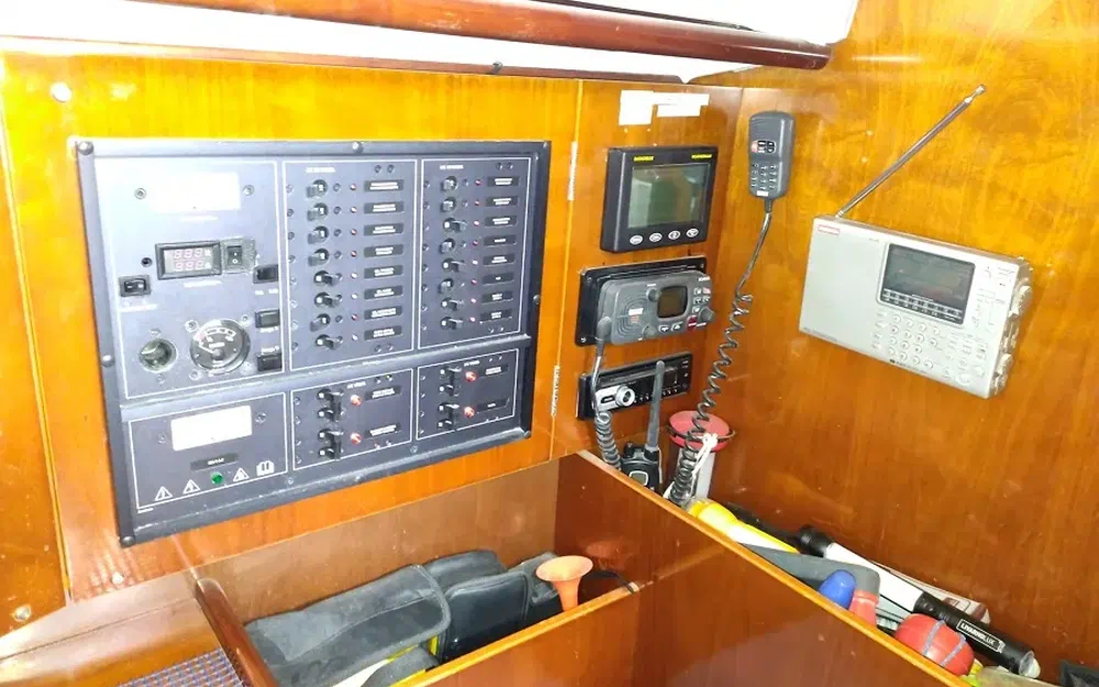 slider 34 Beneteau Oceanis 411 Celebration Performance