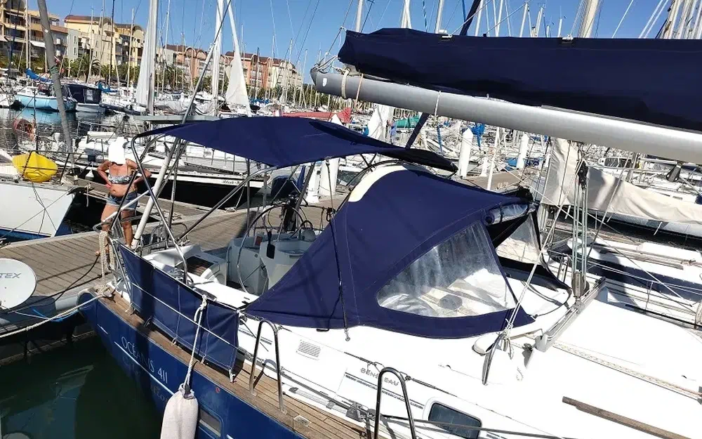 slider 2 Beneteau Oceanis 411 Celebration Performance