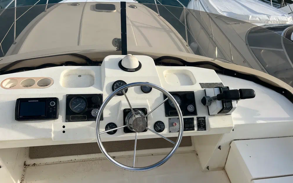 slider 16 Fairline 36 Sedan