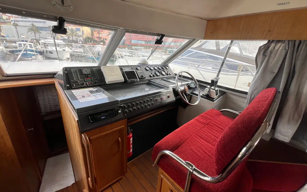 slider 33 Fairline 36 Sedan