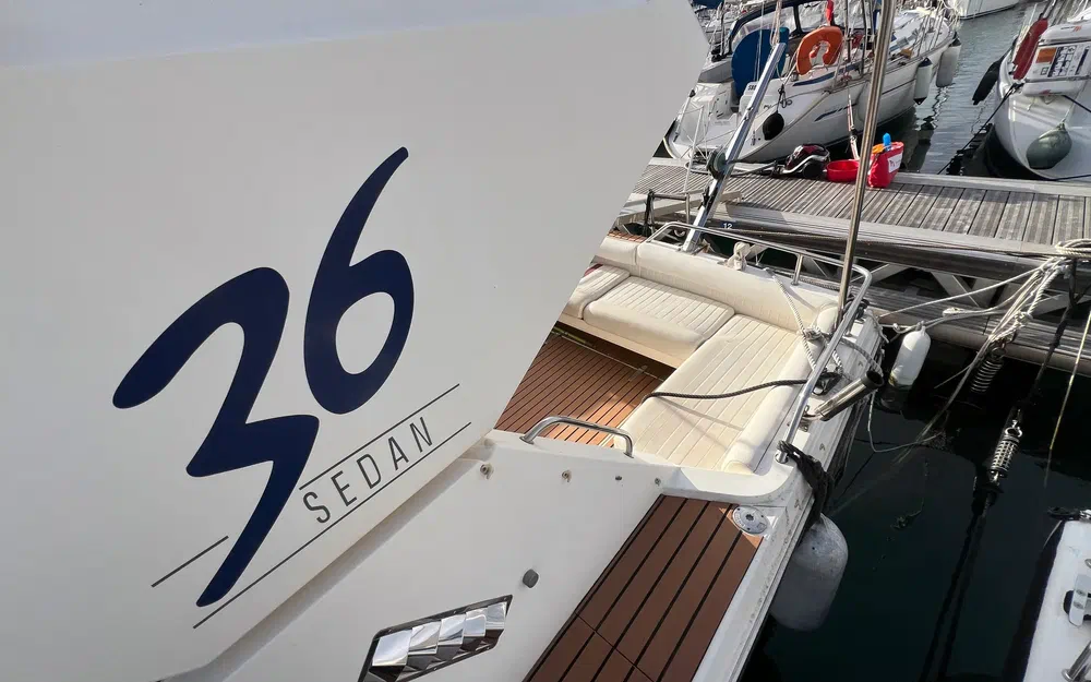 slider 6 Fairline 36 Sedan