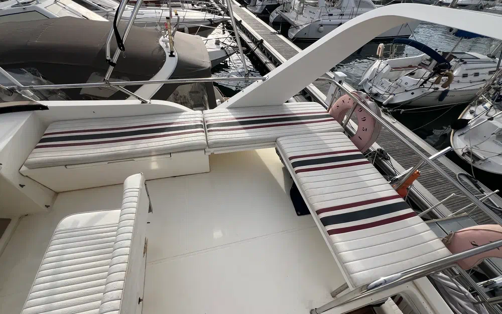 slider 7 Fairline 36 Sedan