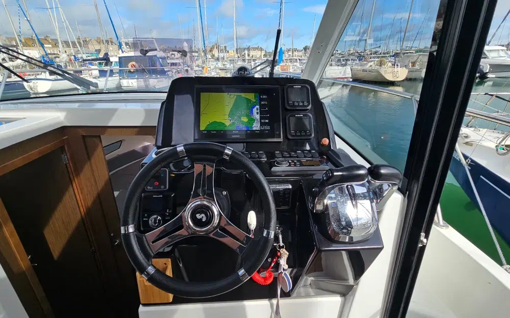 slider 3 Beneteau Antares 9 OB
