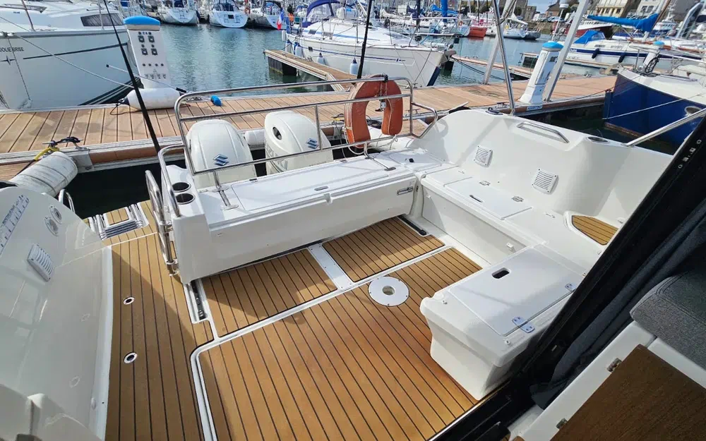 slider 7 Beneteau Antares 9 OB