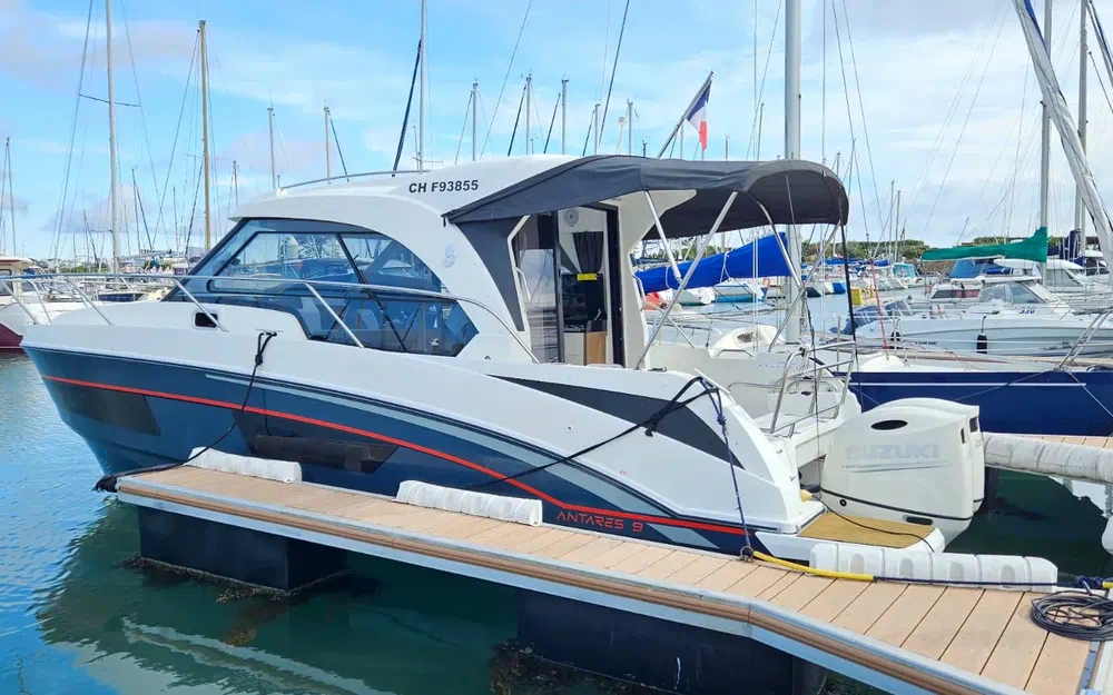 slider 1 Beneteau Antares 9 OB