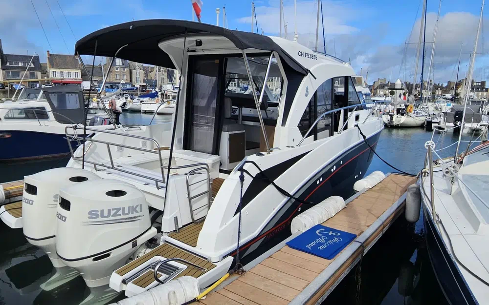 slider 6 Beneteau Antares 9 OB