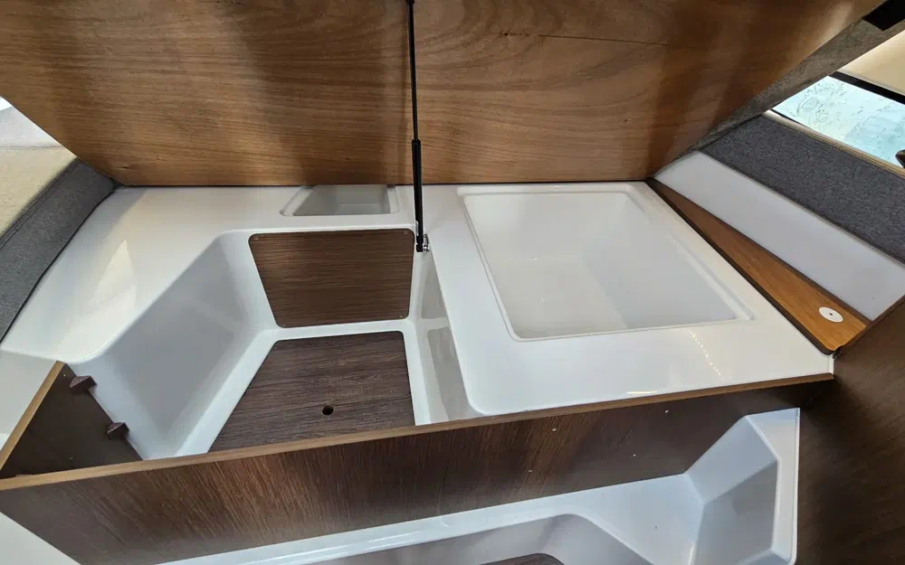 slider 12 Beneteau Antares 9 OB