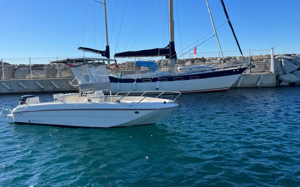 slider 23 Bayliner CC7