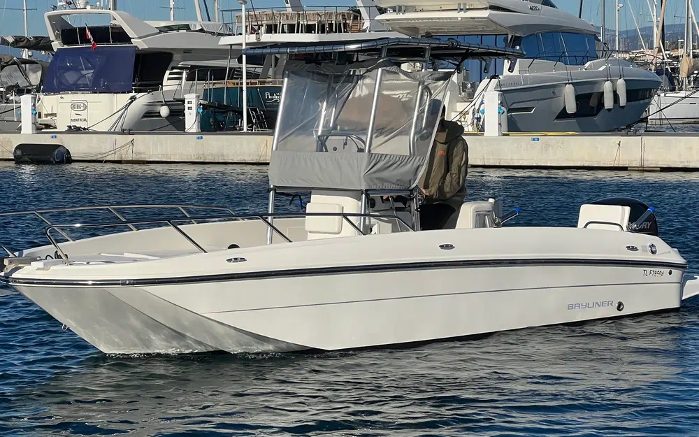 slider 2 Bayliner CC7