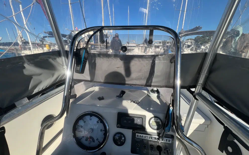 slider 9 Bayliner CC7