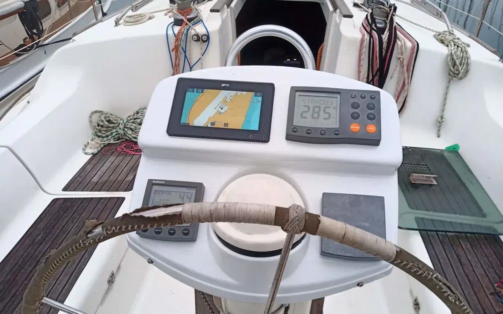 slider 2 Jeanneau Sun Odyssey 37